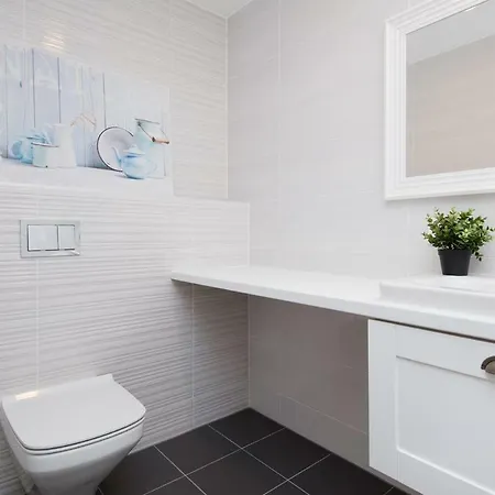 Apartment Center, Brand New + Free Parking *